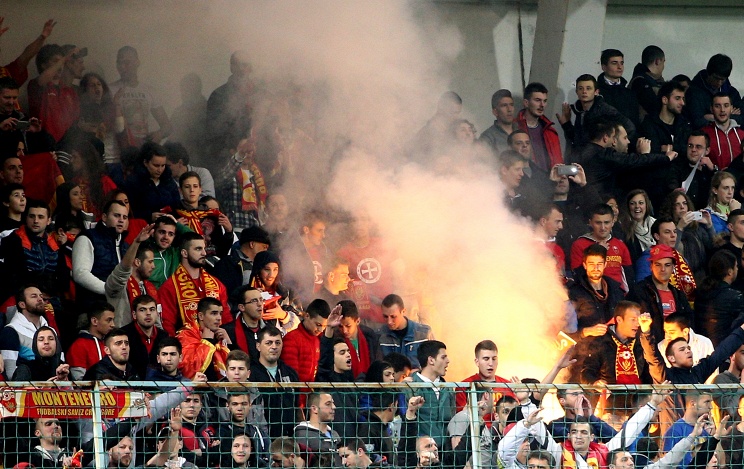 Футбольный матч Черногория - Россия был прерван во второй раз и отменён