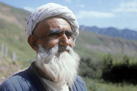 Таджикистанцам продавали разрешение на ношение бороды