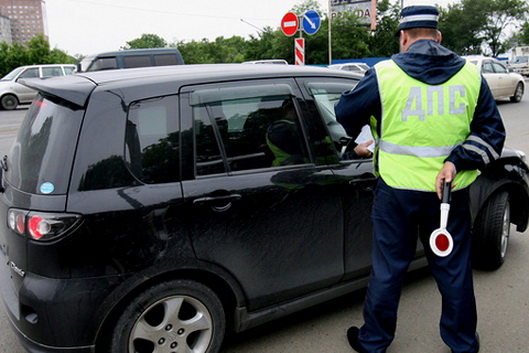Кемеровских водителей не штрафуют за нарушения ПДД на улицах Каменская и 9 января