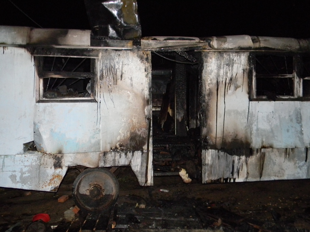 В Беловском районе смотритель пасеки сгорел в своём фургоне