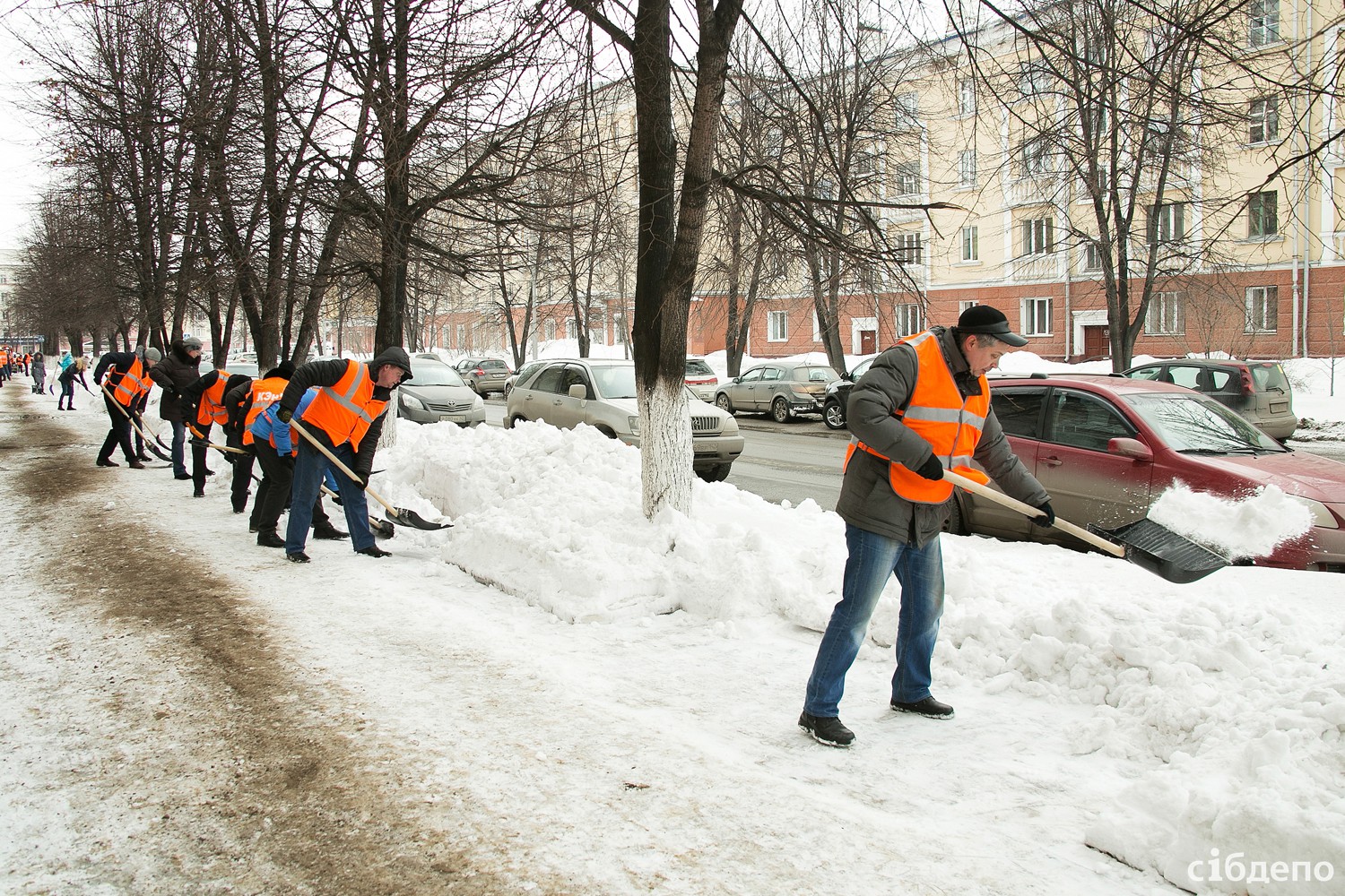 Чистый четверг объявлен всекузбасской акцией по уборке снега и мусора