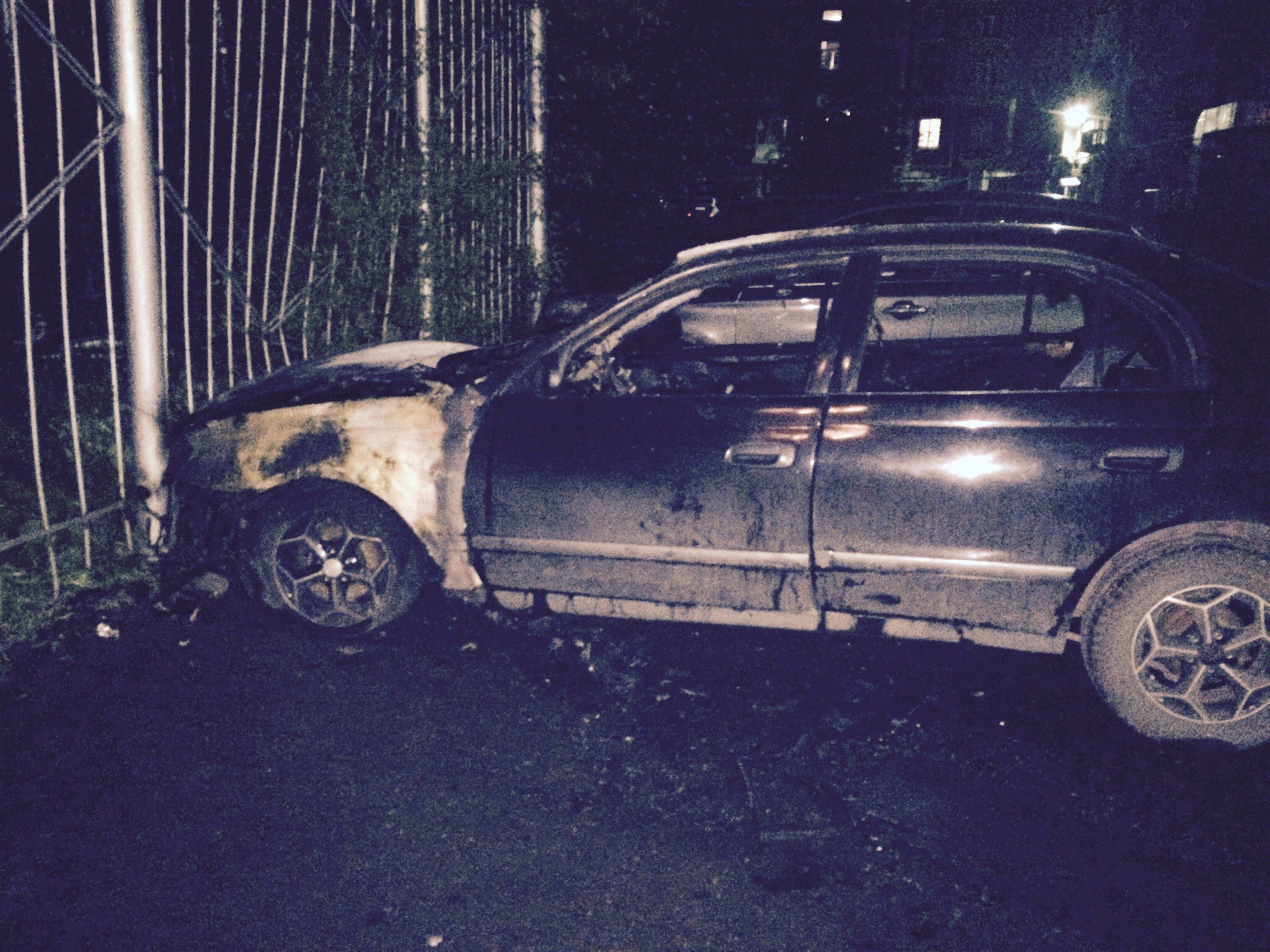 Ночью в Кемерове горел автомобиль