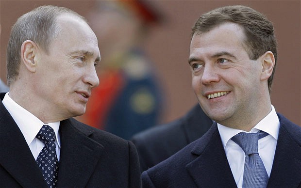 Владимир Путин и Дмитрий Медведев поздравили кузбассовцев с Днём народного единства 