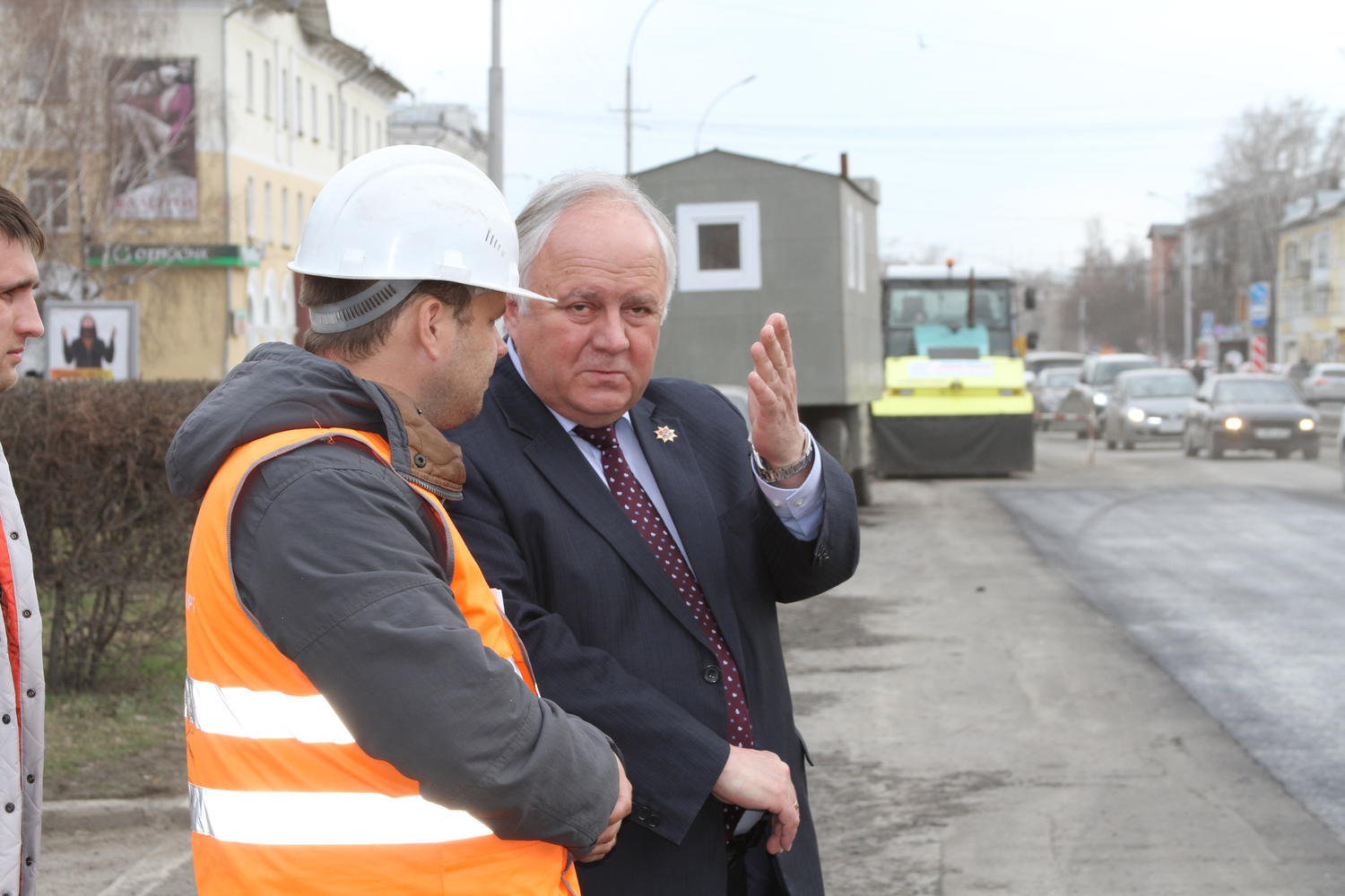Кемеровские дорожники приступили к ямочному ремонту на городских улицах