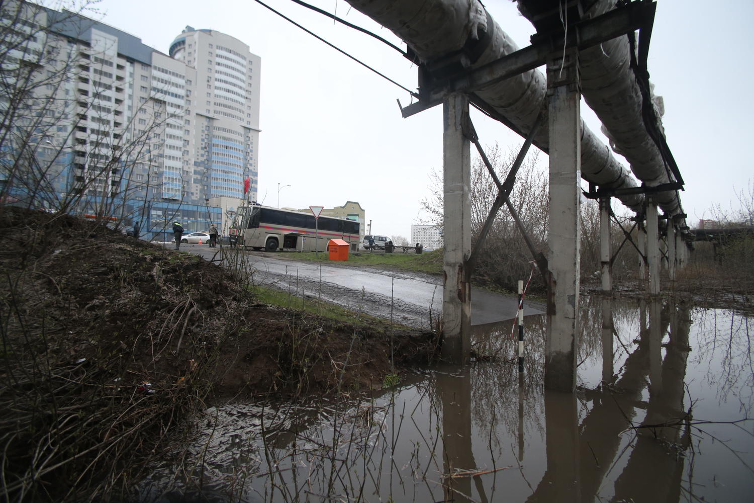 В Кемерове вода подошла к Притомскому проспекту