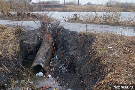 В Анжеро-Судженске на пути в школу образовался провал