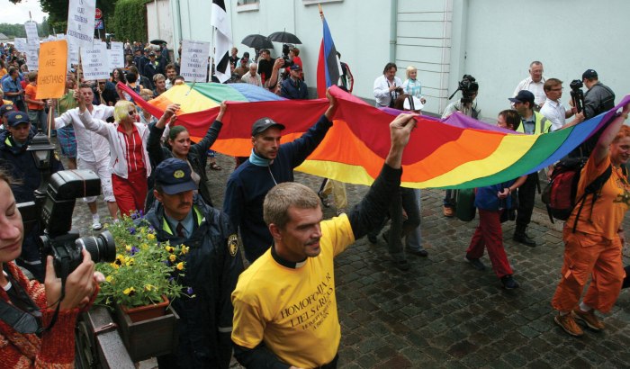 Московских геев в десятый раз оставили без парада