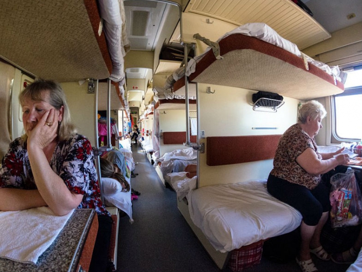 В Кузбассе будут судить женщину, оставившую старушку-соседку умирать в поезде
