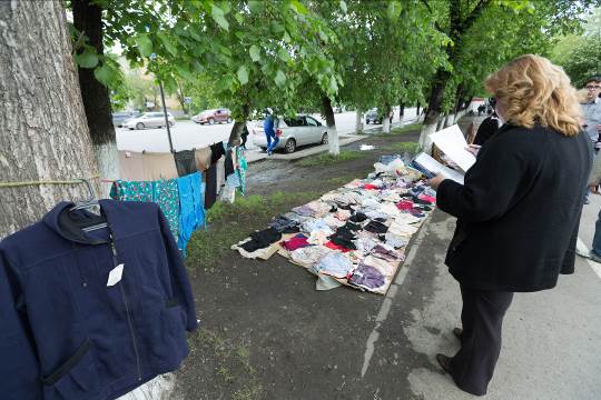 В Кемерове привлекли к ответственности женщину, торгующую вещами на велодорожке