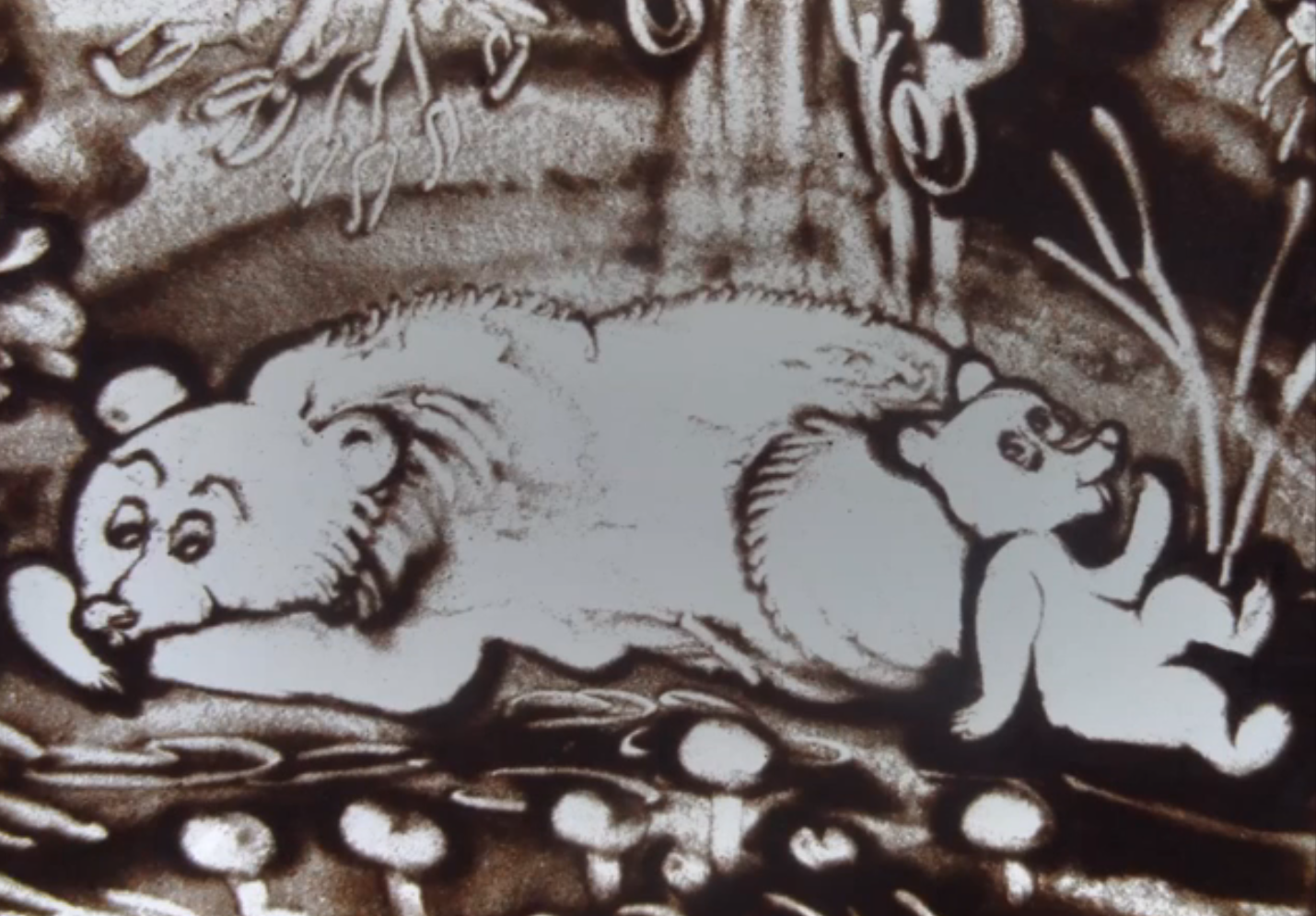 В Кемерове нарисовали мультфильм из песка про медвежонка-невежу