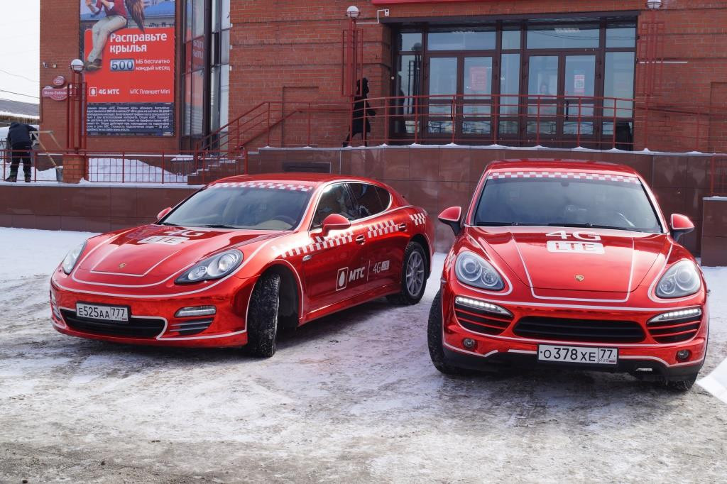 В Кемерове таксуют красные Porsche с интернетом в салоне