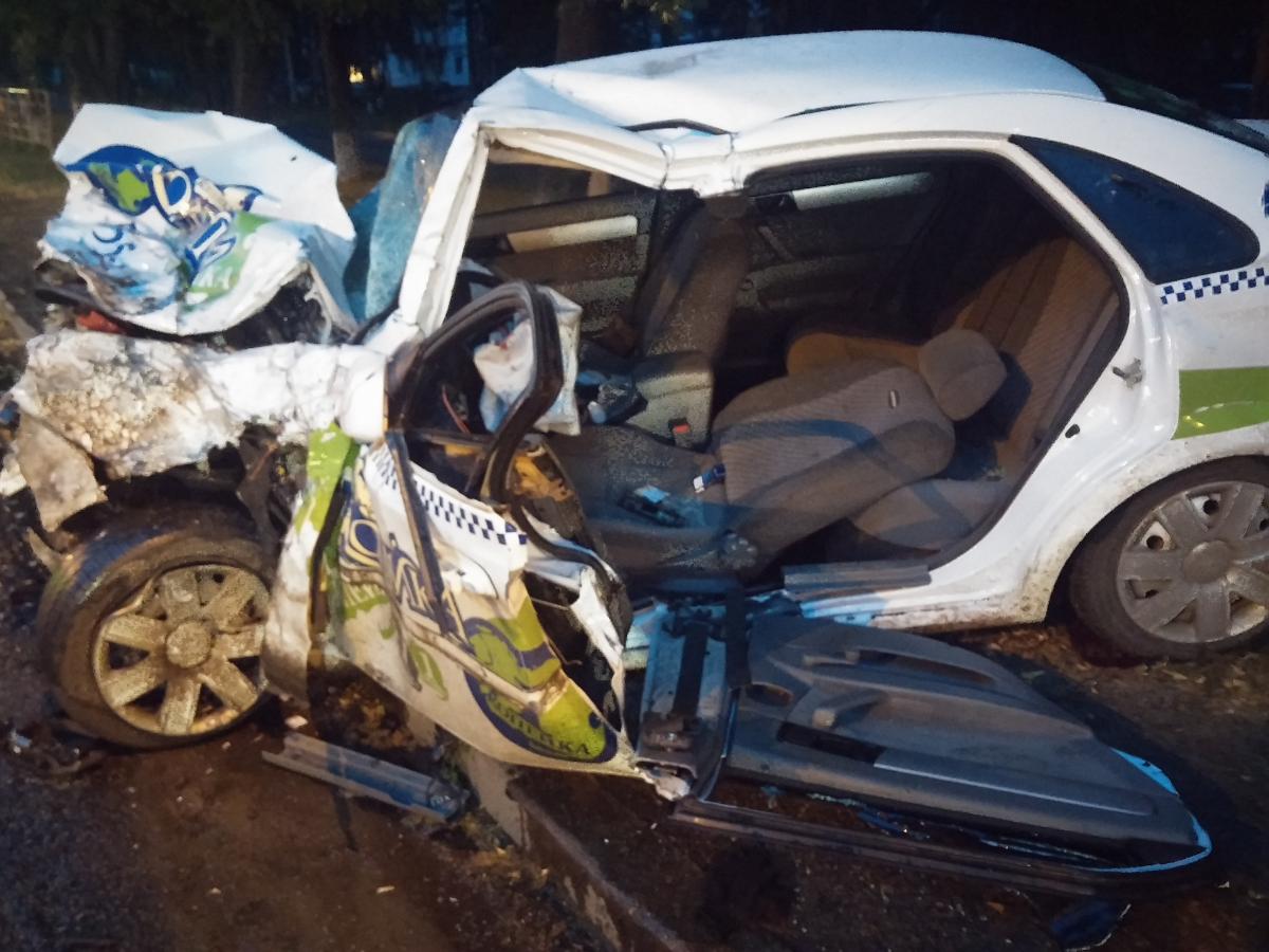Шесть кемеровчан пострадали в ДТП с такси «Копейка»