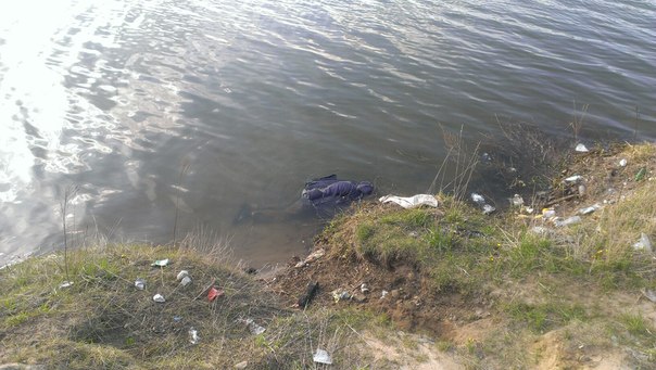 В Кемерове во время пробежки 5 мая горожанин обнаружил тело человека в Красном озере.