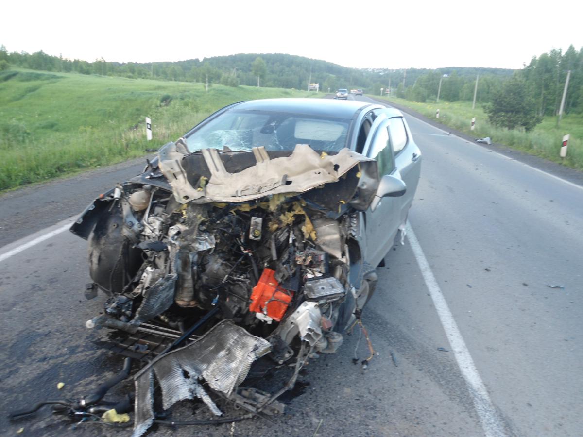 На кузбасской трассе в ДТП пострадали пять человек