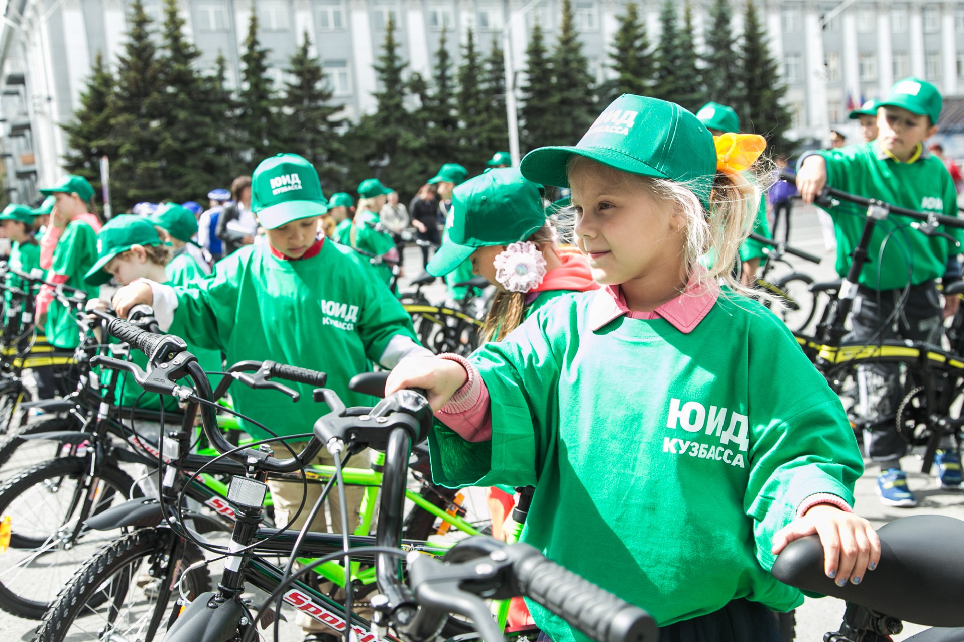 В Кузбассе дети бесплатно получили велосипеды во Всероссийский олимпийский день.jpg