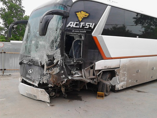 Автоугонщик врезался в автобус с собщением Новокузнецк - Новосибирск