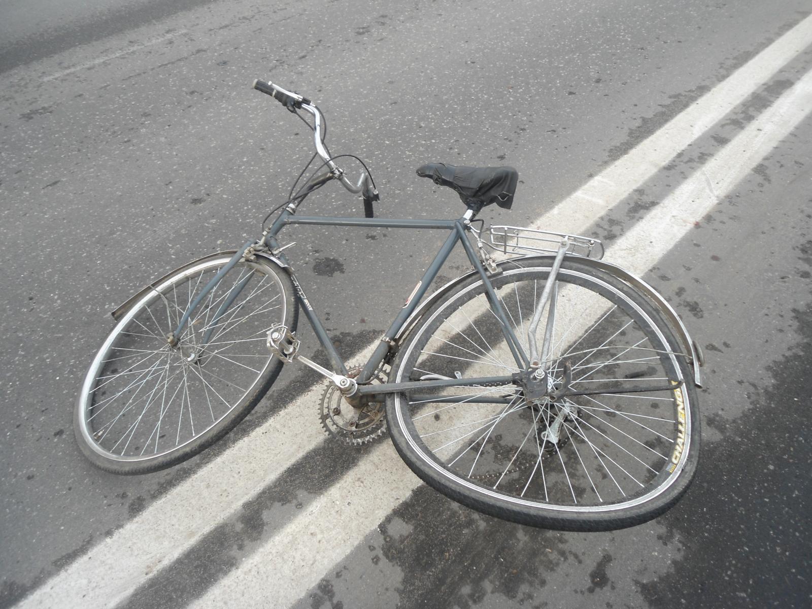 В Кемерове автомобилист сбил школьника - велосипедиста .jpg