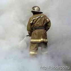 Пожар на крытом рынке в Белово уничтожил 10 торговых ячеек