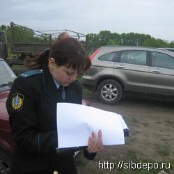 Должник из Кузбасса попытался спрятать свой автомобиль от ареста в Томской области