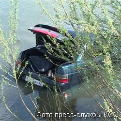 На Томи в Кемерове утонул автомобиль (ФОТО)