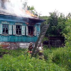 В Новокузнецке пьяная хозяйка спалила свой дом