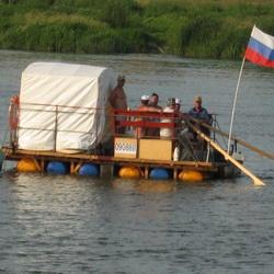 Спасатели организовали сплав на плоту по реке Томь