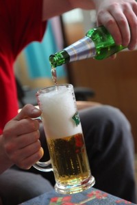 Сегодня вступают в силу поправки к закону "О рекламе", касающиеся пива и алкоголя
