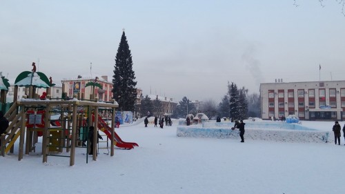 Почётных граждан Белова завалили снегом