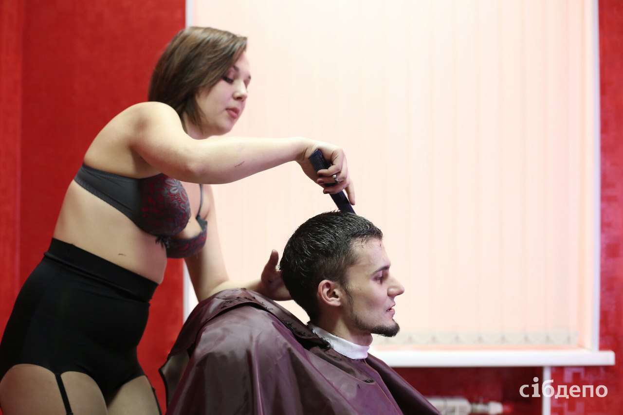 парикмахерская с голым мужиком фото 47