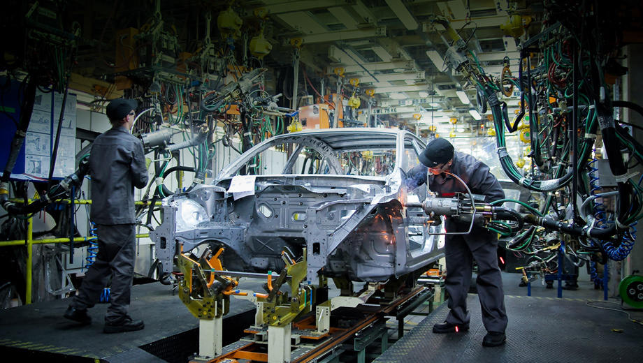 Nissan остановит завод в Петербурге – продажи в России упали на 45%