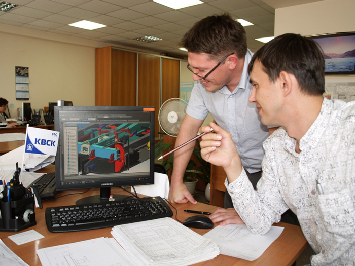 Александр с коллегами из технического отдела КВСК (холдинг «СДС-Маш») внедрил на заводе инновационную методику создания моделей конструкций в режиме 3D.JPG