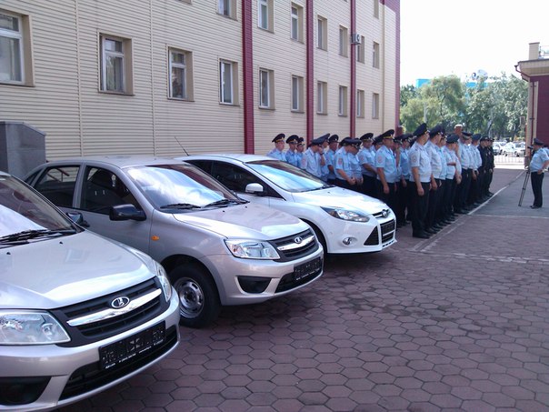 В Новокузнецке предприниматели подарили полицейским автомобили.jpg