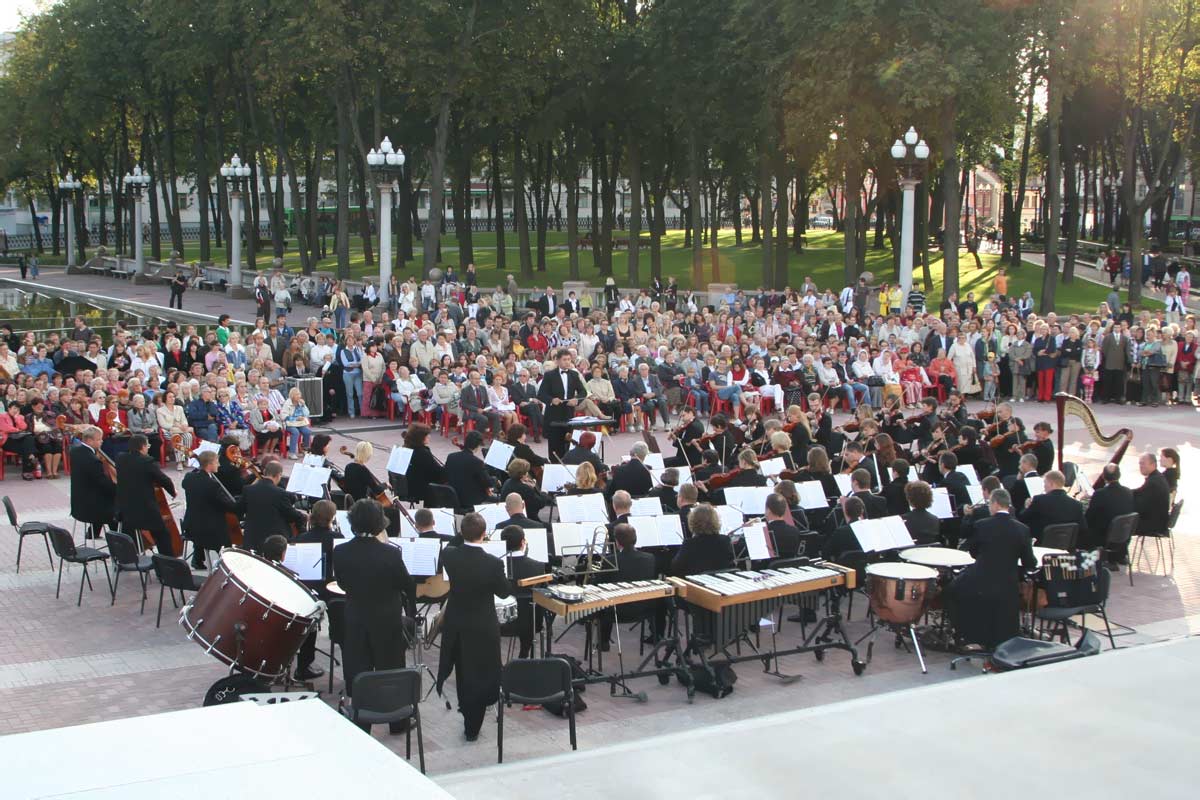 Губернатор предложил организовывать концерты оркестра на кузбасских улицах.jpg