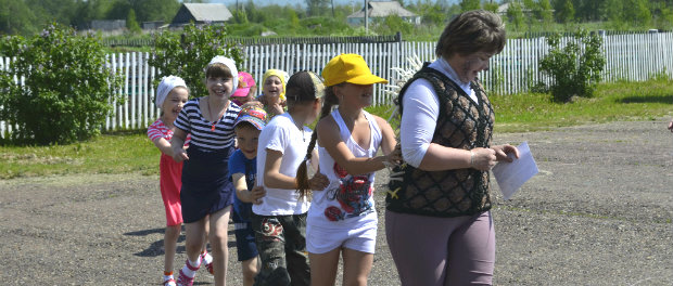 В Кузбассе для маломобильных детей устраивают лагерь на дому
