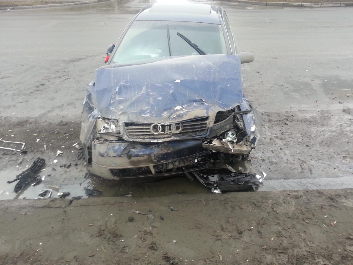 В Кемерове в столкновении «Газели» и Audi A6 пострадали четыре человека