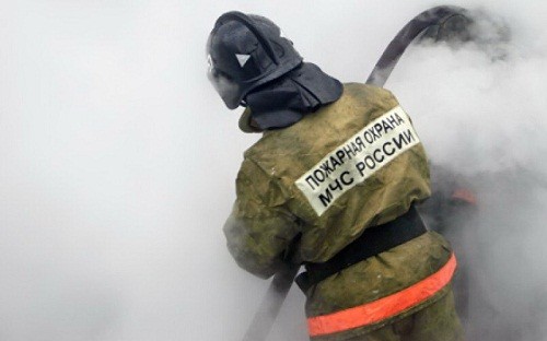 Ночью в Кузбассе горели баня и автомобиль.jpg