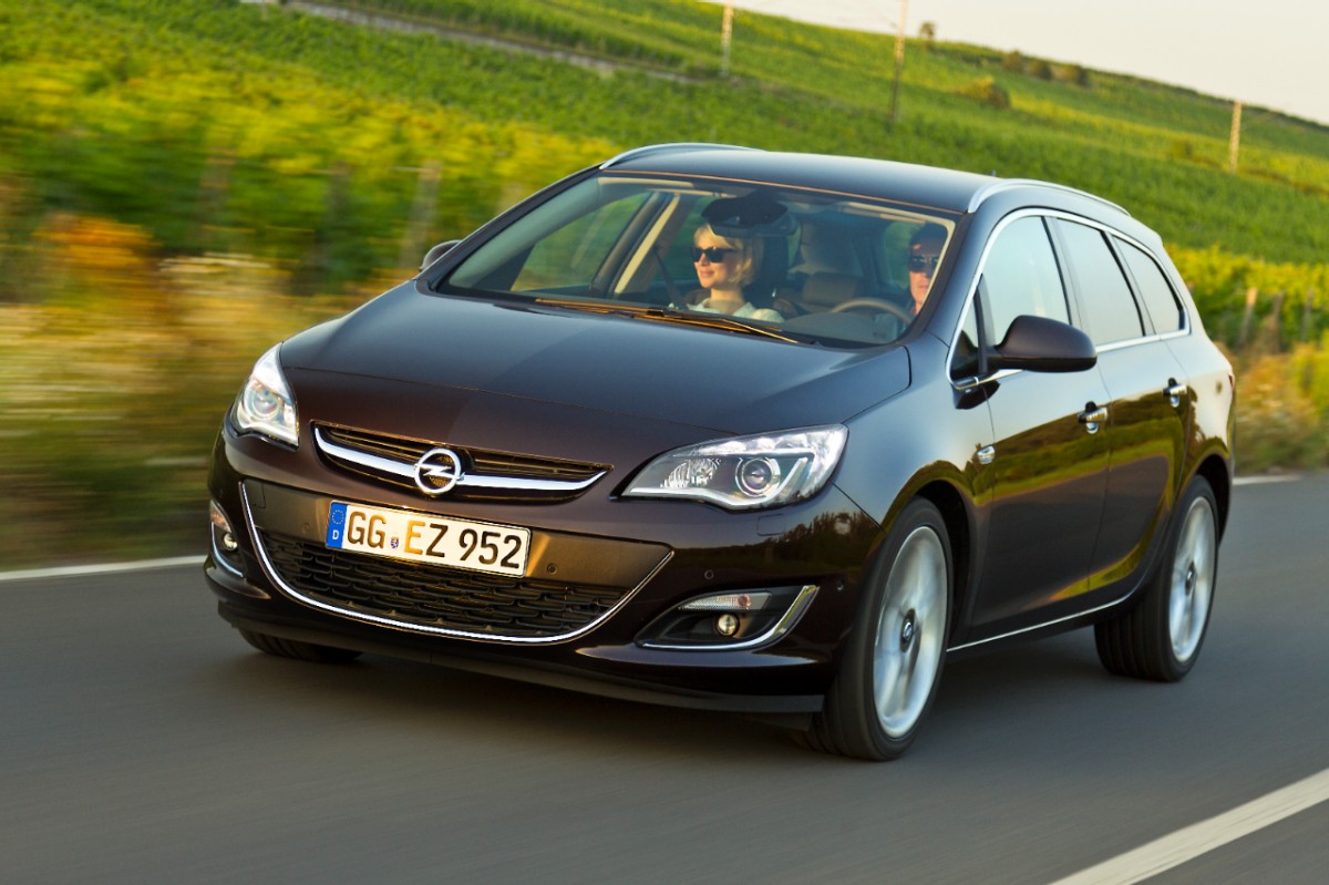 Opel-Astra-288951-medium.jpg