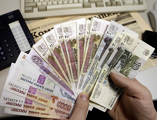 В Анжеро-Судженск кассир при обмене валюты обсчиталась на 139 тысяч рублей