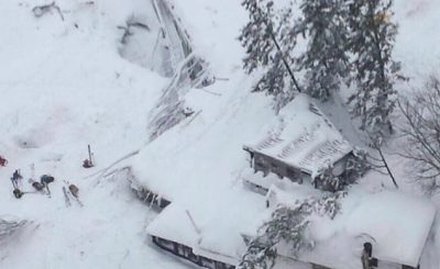 Первые фото итальянского отеля, погребённого под снегом, появились в Сети