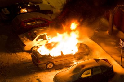 В Кузбассе за сутки из-за поджога сгорели три автомобиля