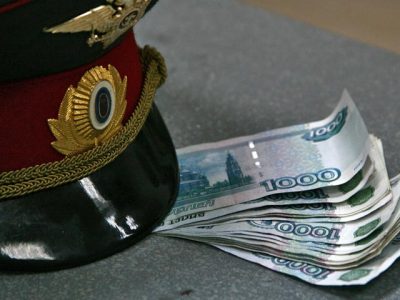 В Кемерове перед судом предстанет инспектор ДПС, который просил за права 30 тысяч рублей