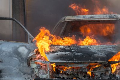 В Кузбассе в гаражах сгорели два автомобиля