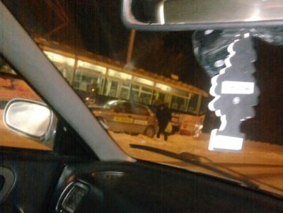В Кемерове водитель такси врезался в трамвай