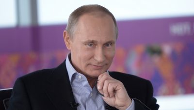 Владимир Путин напомнил студенту МГУ забытую строчку песни