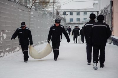 В Кемерове вдвое увеличат число осуждённых, привлекаемых к уборке снега