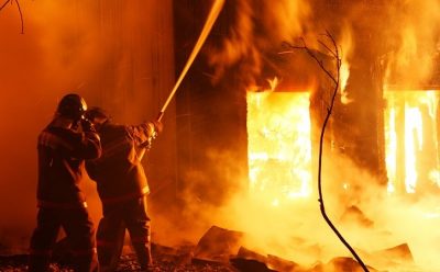 В Кемерове при пожаре в жилом доме один человек погиб, двое пострадали