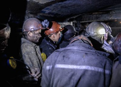 Из кузбасской шахты эвакуировали более 200 горняков