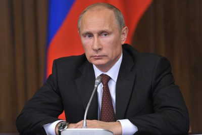 Закон о декриминализации побоев в семье подписал Владимир Путин