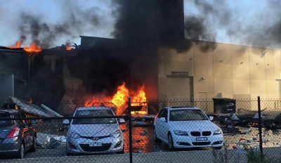 Пять человек погибли при крушении самолёта на торговый центр в Мельбурне