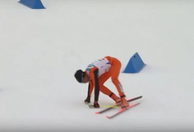 В Финляндии на ЧМ зрителей рассмешил лыжник из Венесуэлы специфической техникой